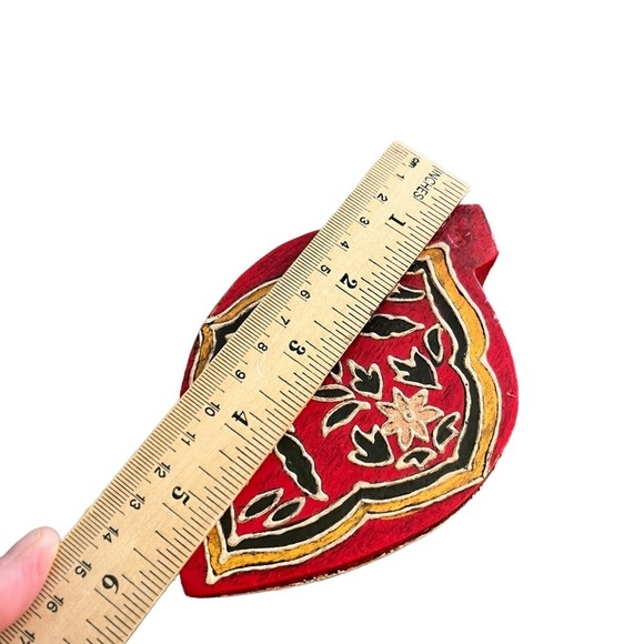 Vintage Wood Boho Leaf Shaped Secret Box - Picture 4 of 6